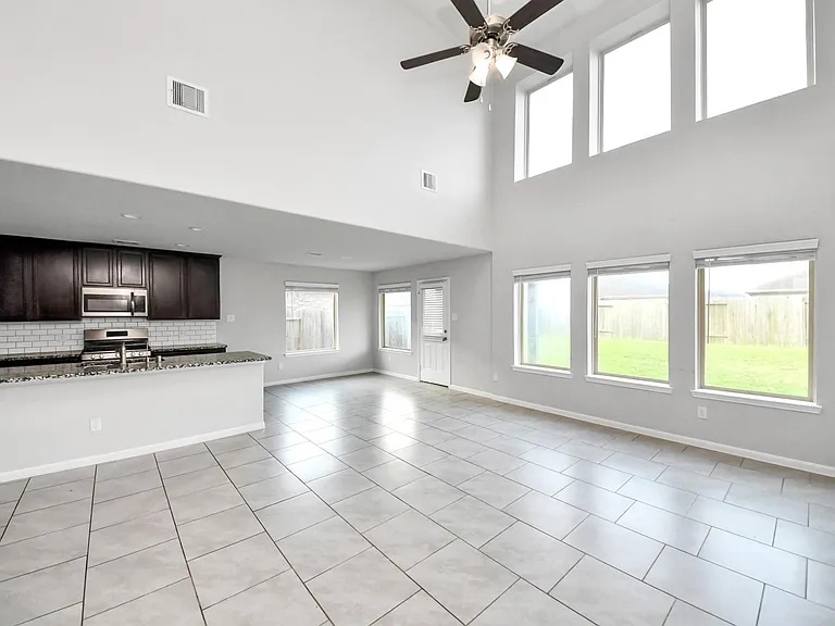 18319 Pin Oak Lake Dr — Photo 7