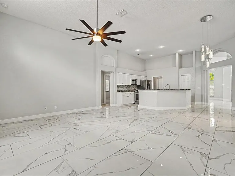 11504 Wellman Dr — Photo 9