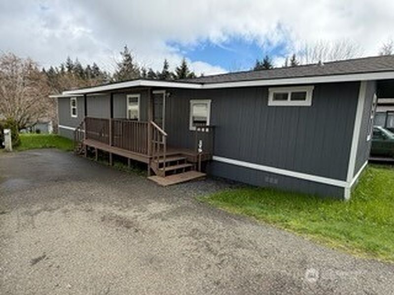 2nd image of 175 NE Camelot Drive #175