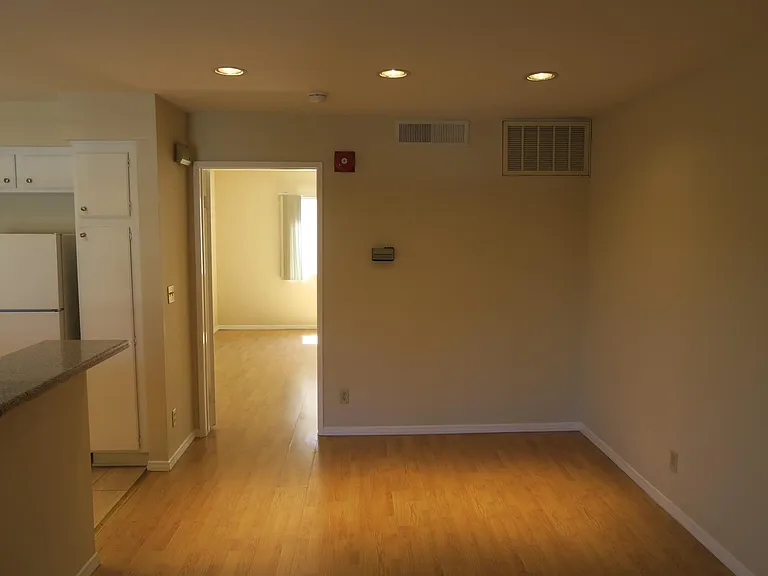 13610 Moorpark St #105A — Photo 10