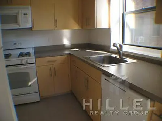 Rented by Hillel Realty Group | media 11