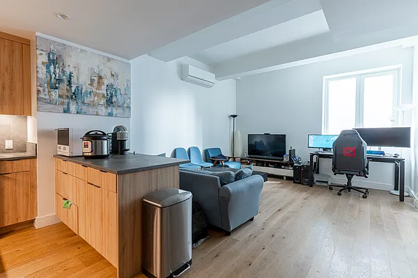 Rented by Acre NY Realty Inc | media 7