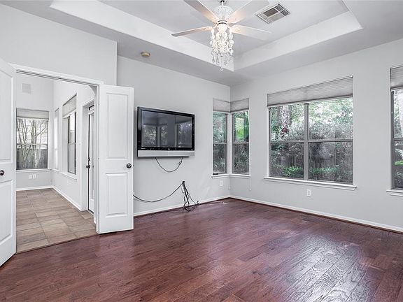 4th image of 59 Douvaine Ct