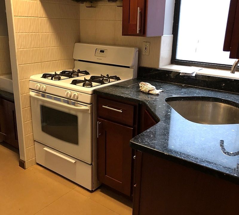 1st image of 81 Chrystie St #4B