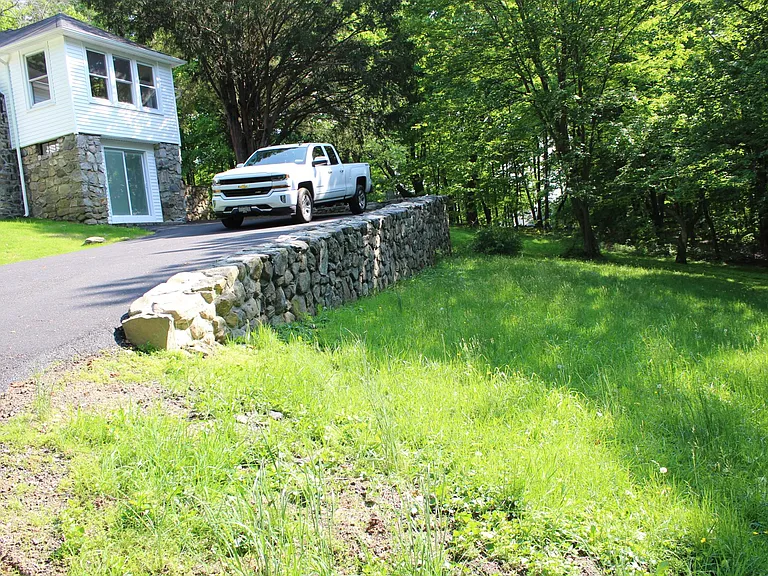 3685 Gomer St — Photo 3