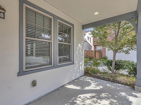 f8_928Valencia_005_09162023