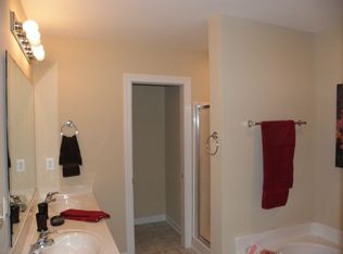 1672 Maizefield Ln, Fuquay Varina, NC 27526