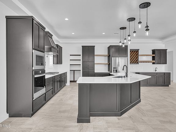 4th image of 15040 Hinojos Ave