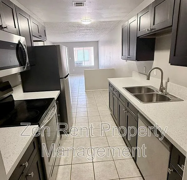 44 S Williams St #15 — Photo 3