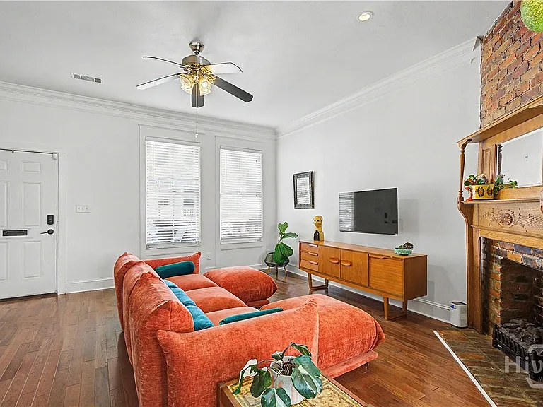 1410 Jefferson St — Photo 11