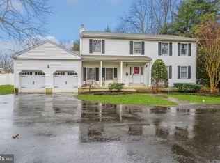 18 Leshin Ln, Hightstown, NJ 08520