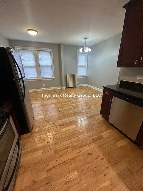 2 bed, 1.0 bath, $1,650 — Photo 4