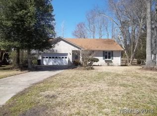 2508 Fairwoods Ln, New Bern, NC 28562