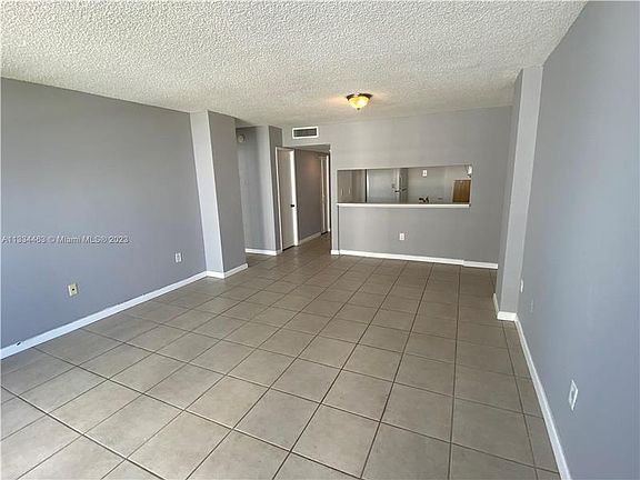 4th image of 600 NE 36th St APT 1515