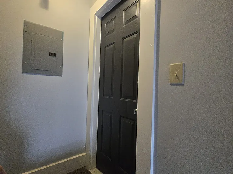 925 Meridian St #3 — Photo 11