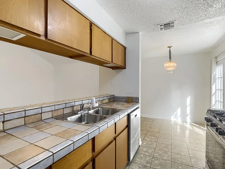 10710 Topperwein Dr #B — Photo 7