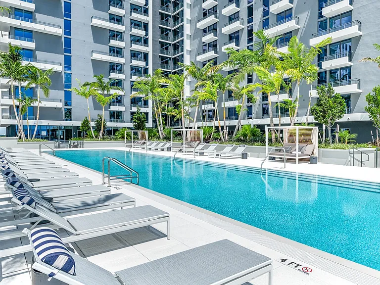 Lumaire West Palm Beach — Photo 24