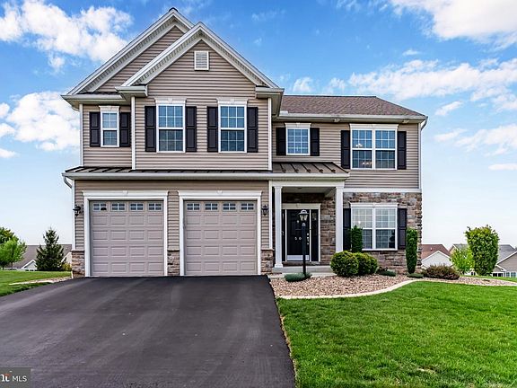 2nd image of 50 Danbury Dr