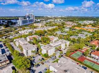 6900 N Kendall Dr APT A105, Pinecrest, FL 33156
