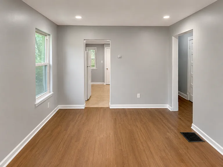 4052 Hillside Ave — Photo 6