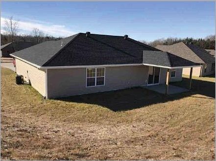 5th image of 240 Davis Dr
