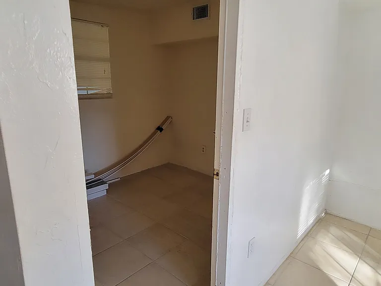6608 26th St W — Photo 3