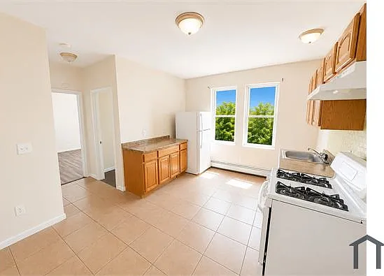 204 Magnolia St — Photo 4