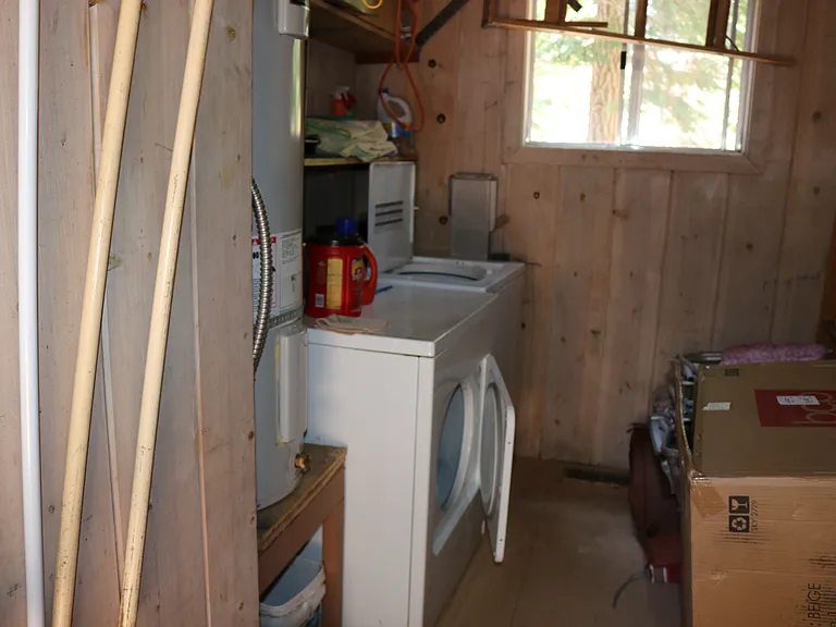 255 Old County Rd — Photo 13