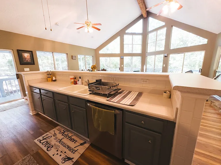 1177 Pine Dr — Photo 4