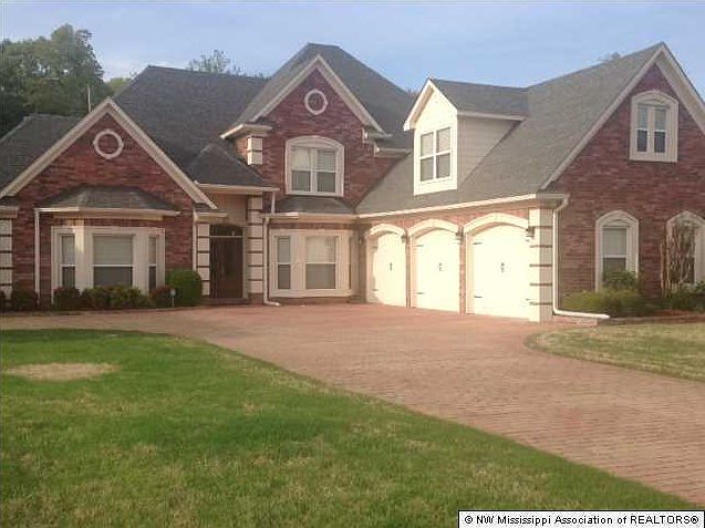 1st image of 310 S Nicolet Dr