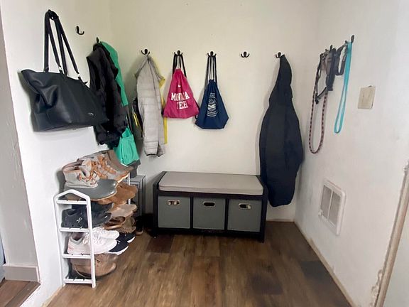 3rd image of 536 3rd Ave E