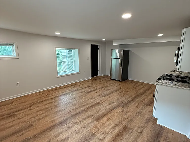 1247 Broadway #BASEMENT — Photo 2