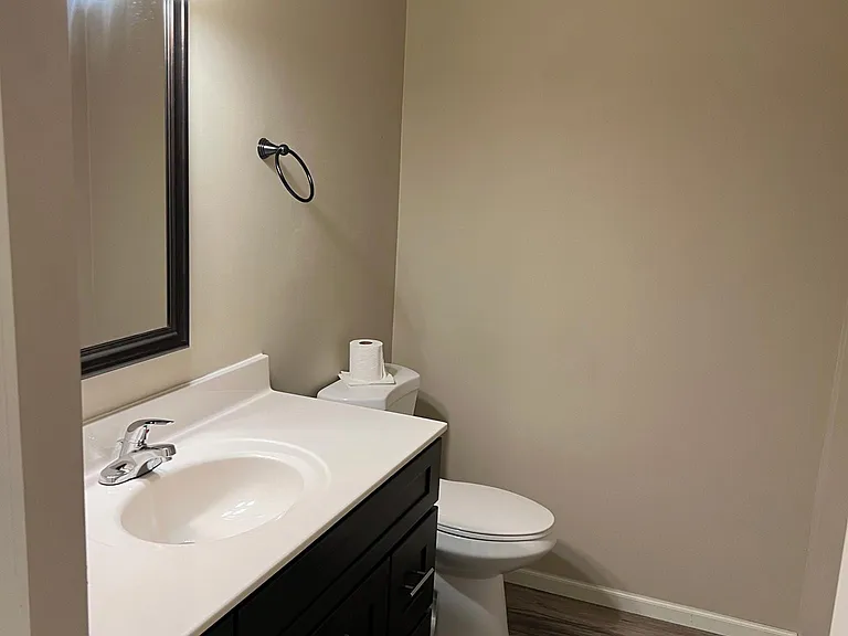 300 W Tracy Rd — Photo 2