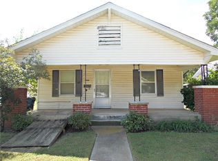 909 W Dakota Ave, Chickasha, OK 73018