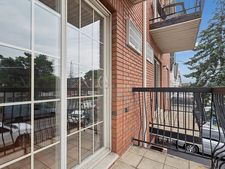 735 E 229th St #2 — Photo 5