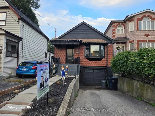 15 August Ave, Toronto, ON M1L 3M8