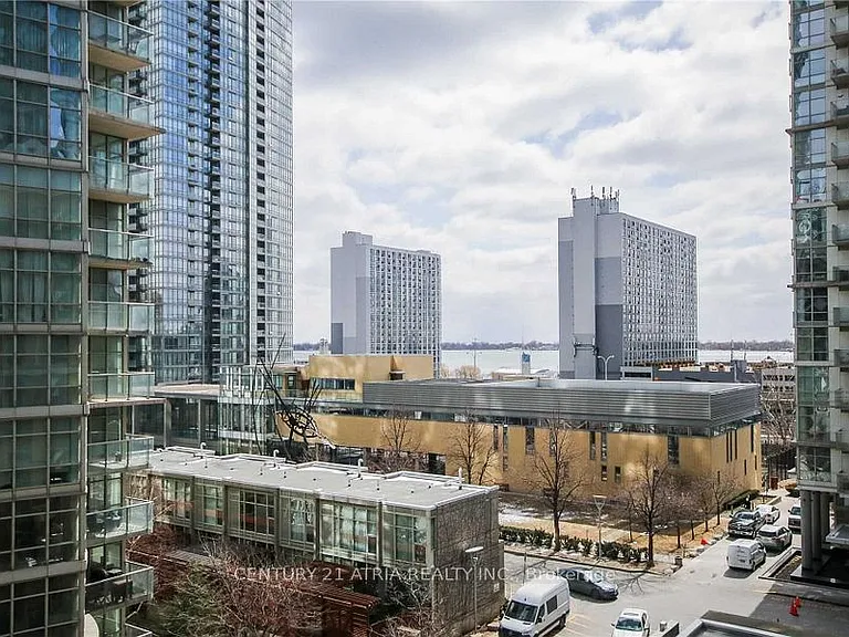 9 Spadina Ave #618 — Photo 28