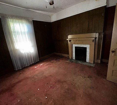 5th image of 640 Pleasant Ave