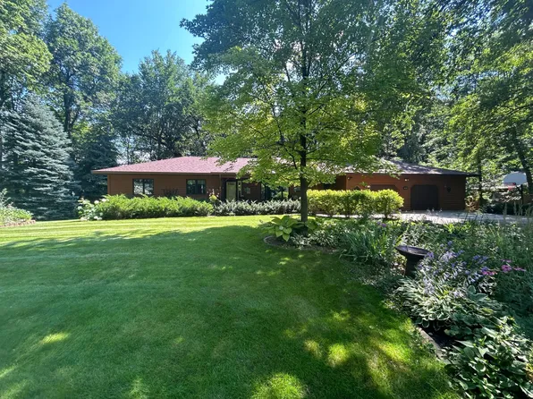 1020 Lakeside Dr, Gaylord, MN 55334