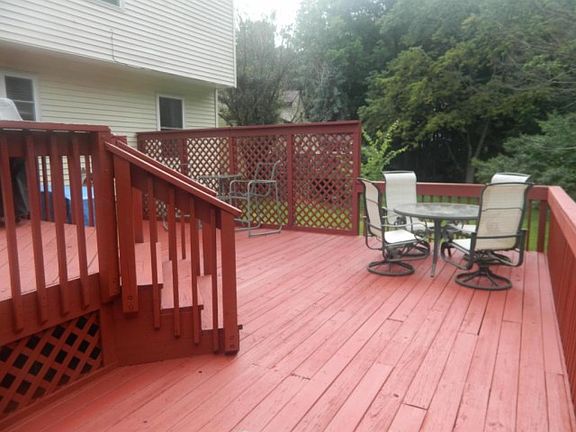 3rd image of 681 Cherryhaven Dr