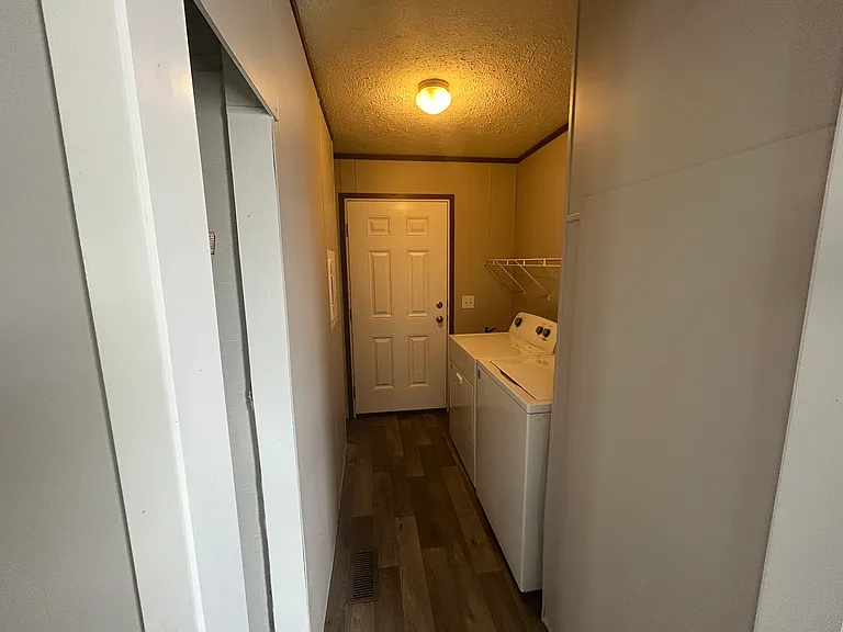 449 Montana St — Photo 16