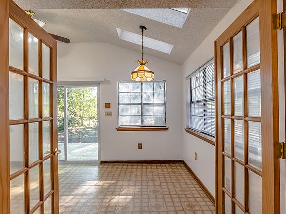 5th image of 4391 Bixby Cir