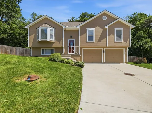 2358 NE Overbrook Dr, Blue Springs, MO 64029