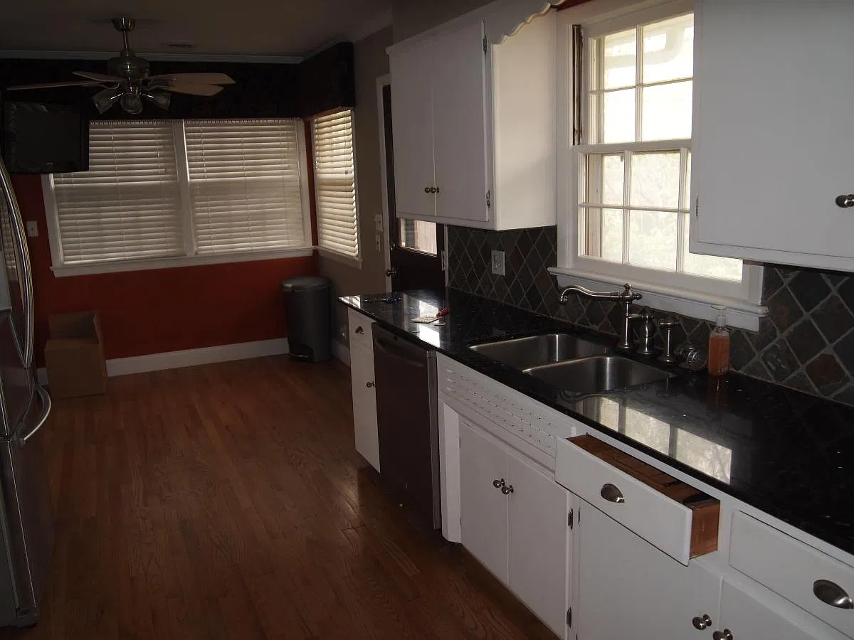 3 bed, 1.5 bath, 1350 sqft, $1,580 — Photo 2