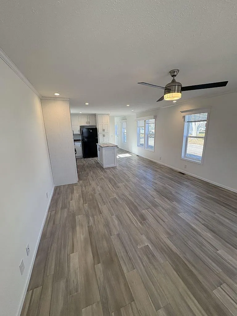2 bed, 2.0 bath, 991 sqft, $1,429 — Photo 3
