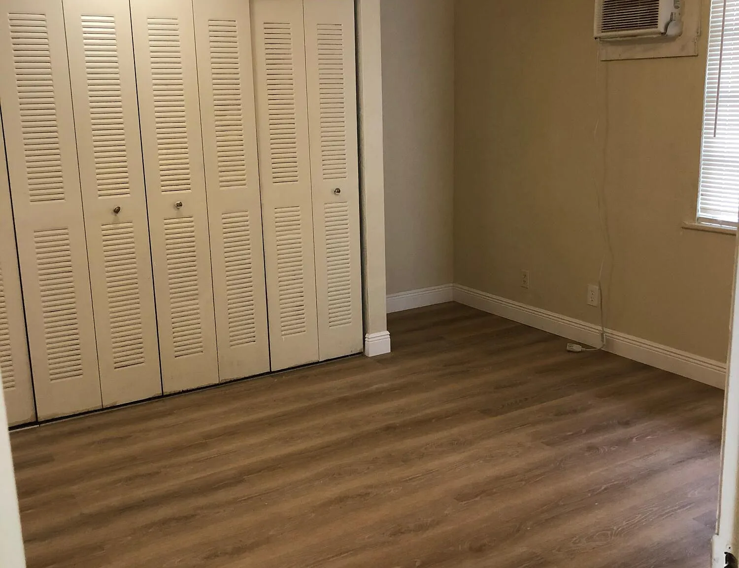 717 SW 2nd Ct — Photo 3