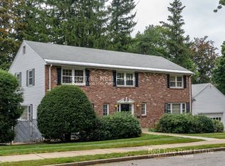 25 Beechcroft Rd #1, Newton, MA 02458