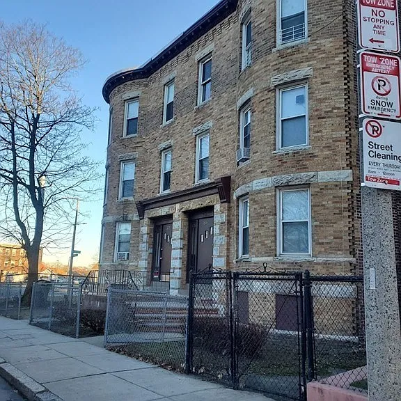 182 Walnut Ave #2 — Photo 1