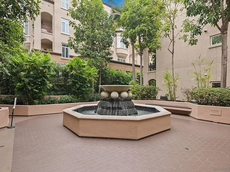 2400 5th Ave #438 — Photo 44