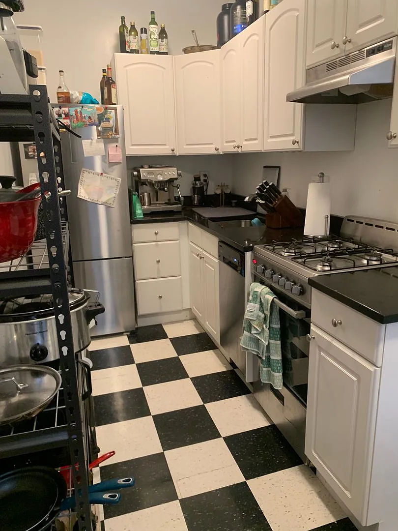 Nicely renovated 1 bed unit in a prime location in Allston! — Photo 1